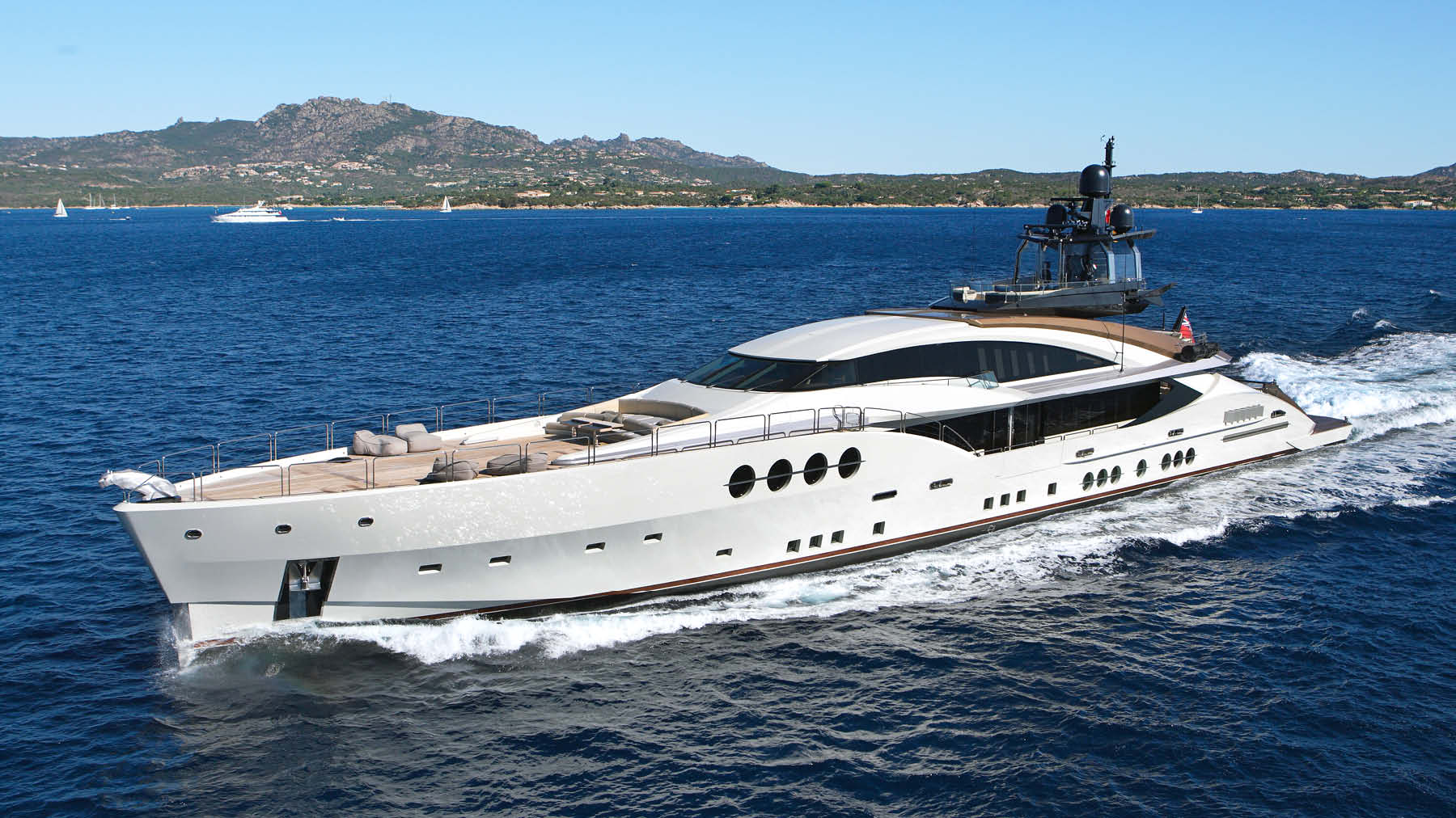 lady m mega yacht