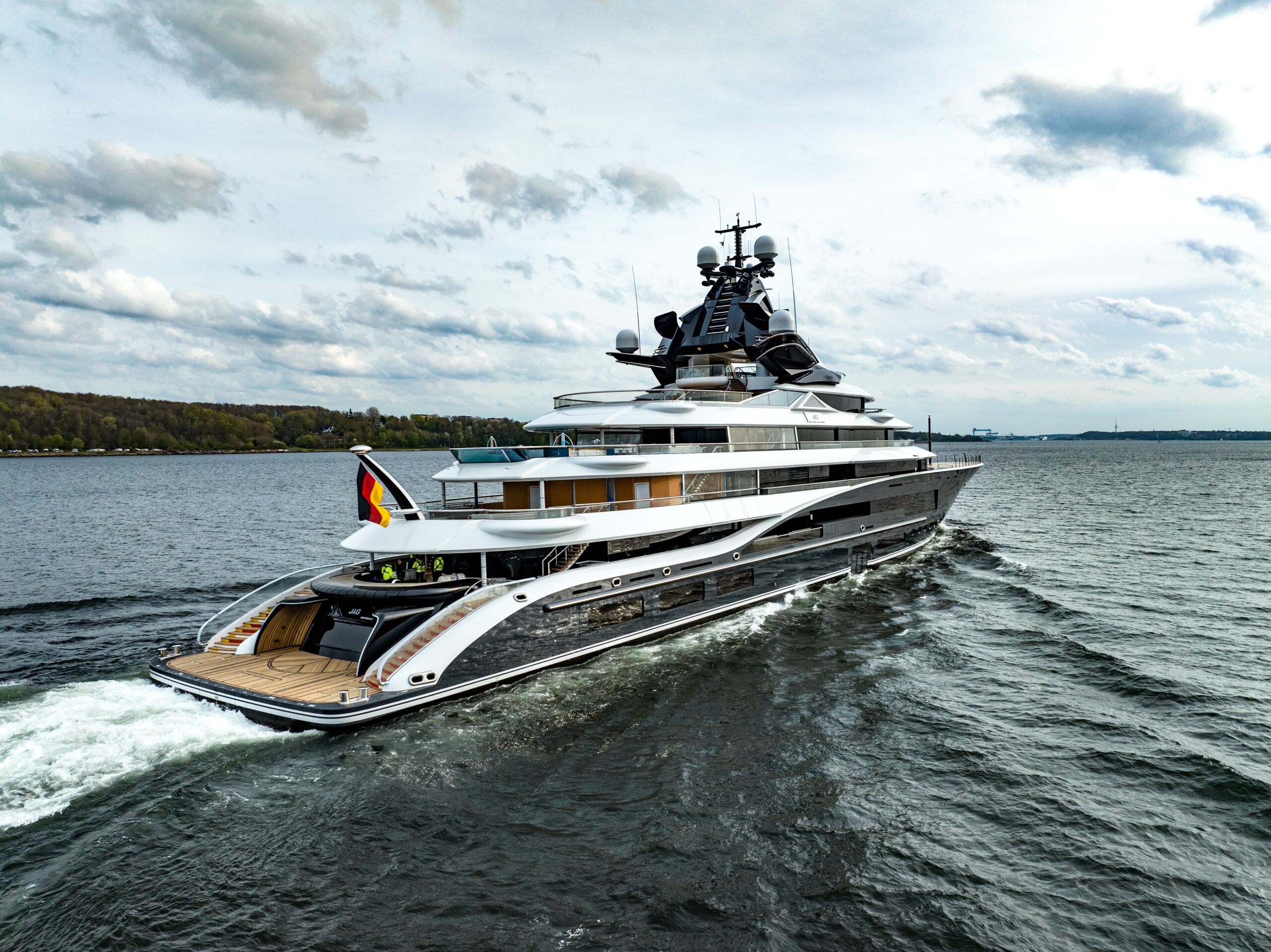 Lurssen KISMET For charter