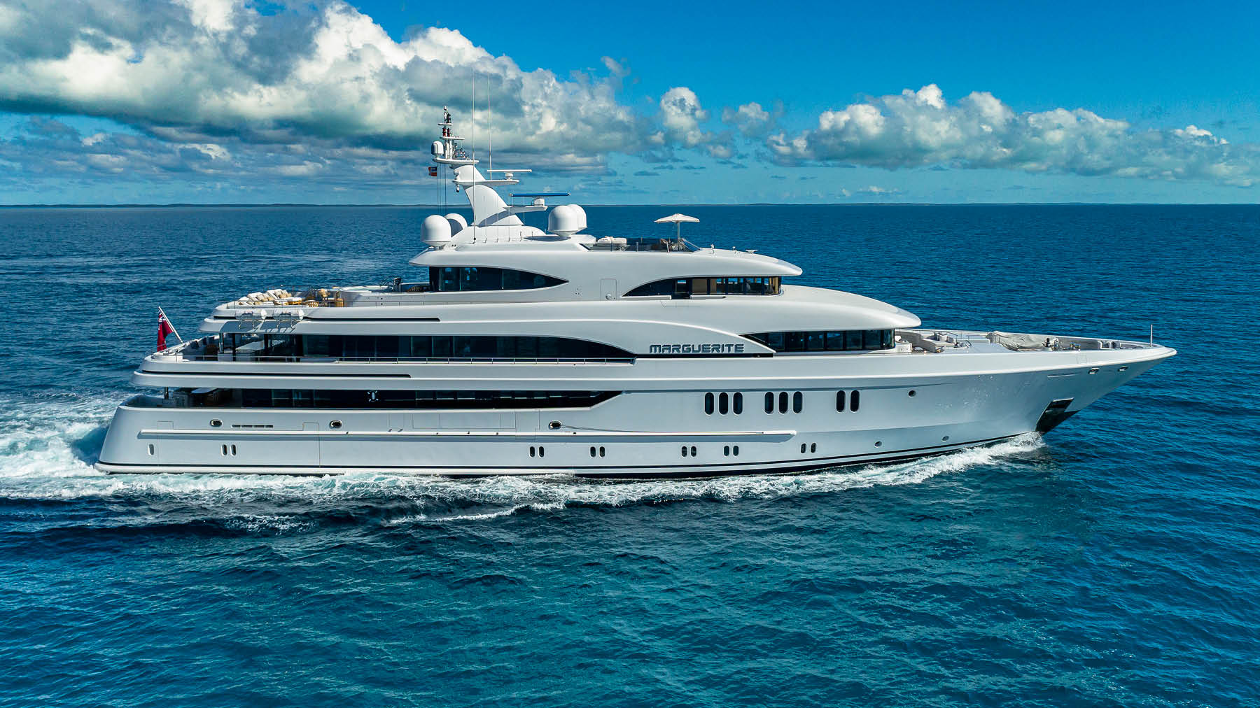 luxury yacht builders uk