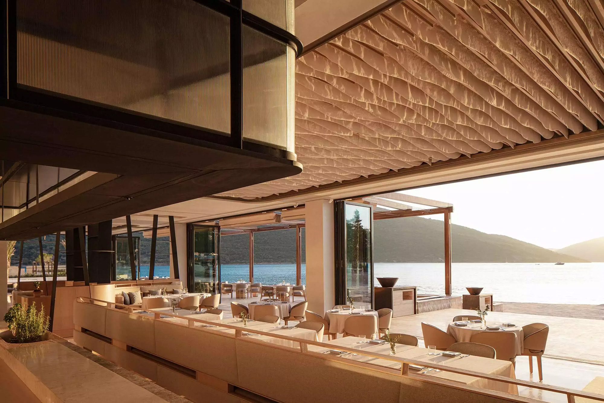 One&Only-Portonovi-Dining
