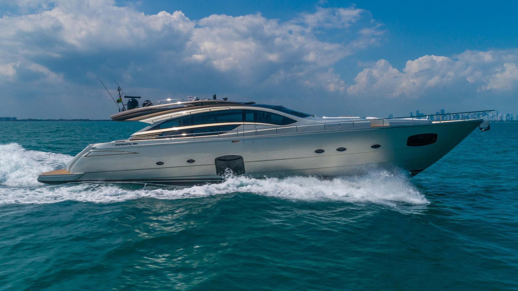 high performance yacht Pershing GROOT for sale-023