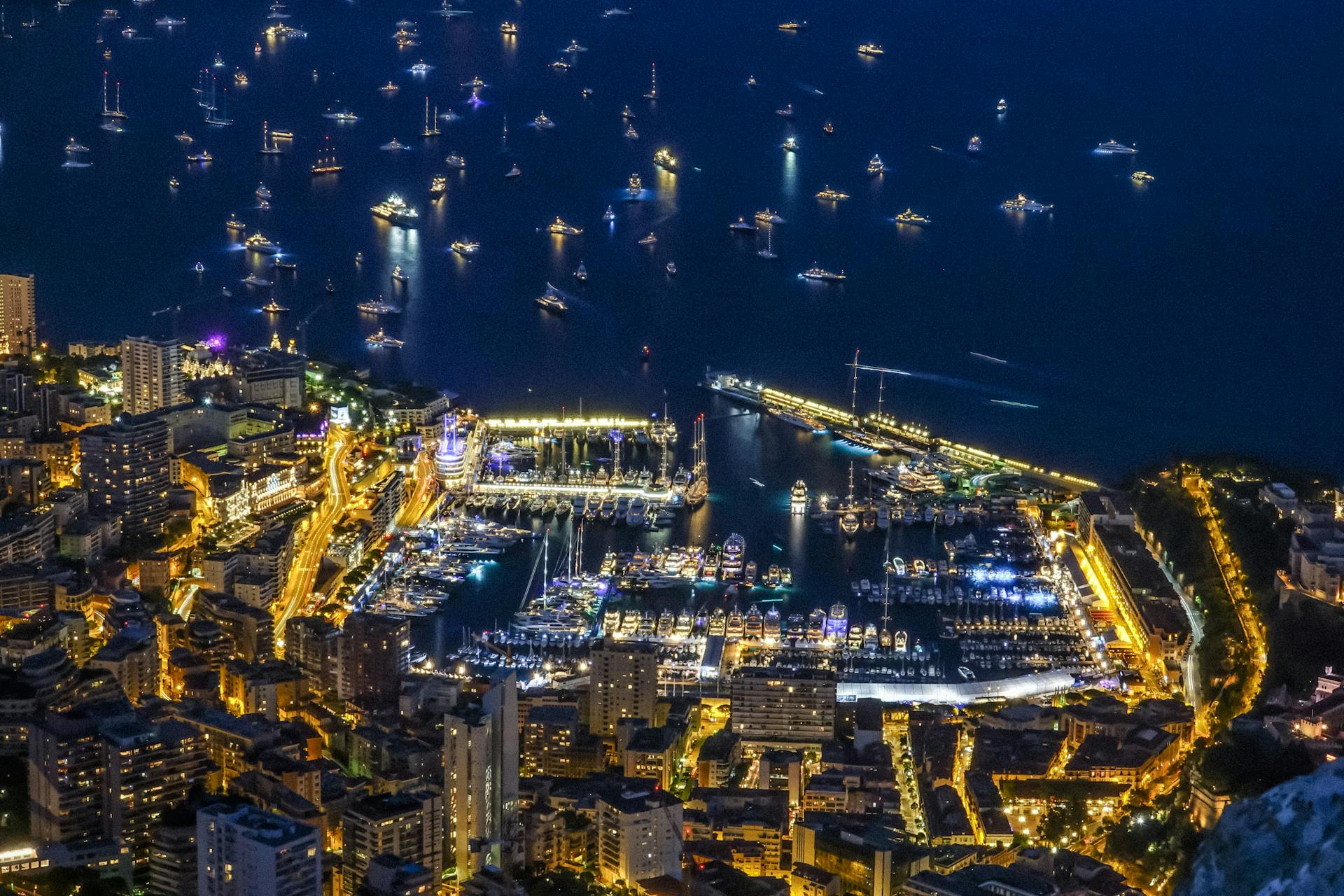 Enjoy a dream yacht charter in Monaco