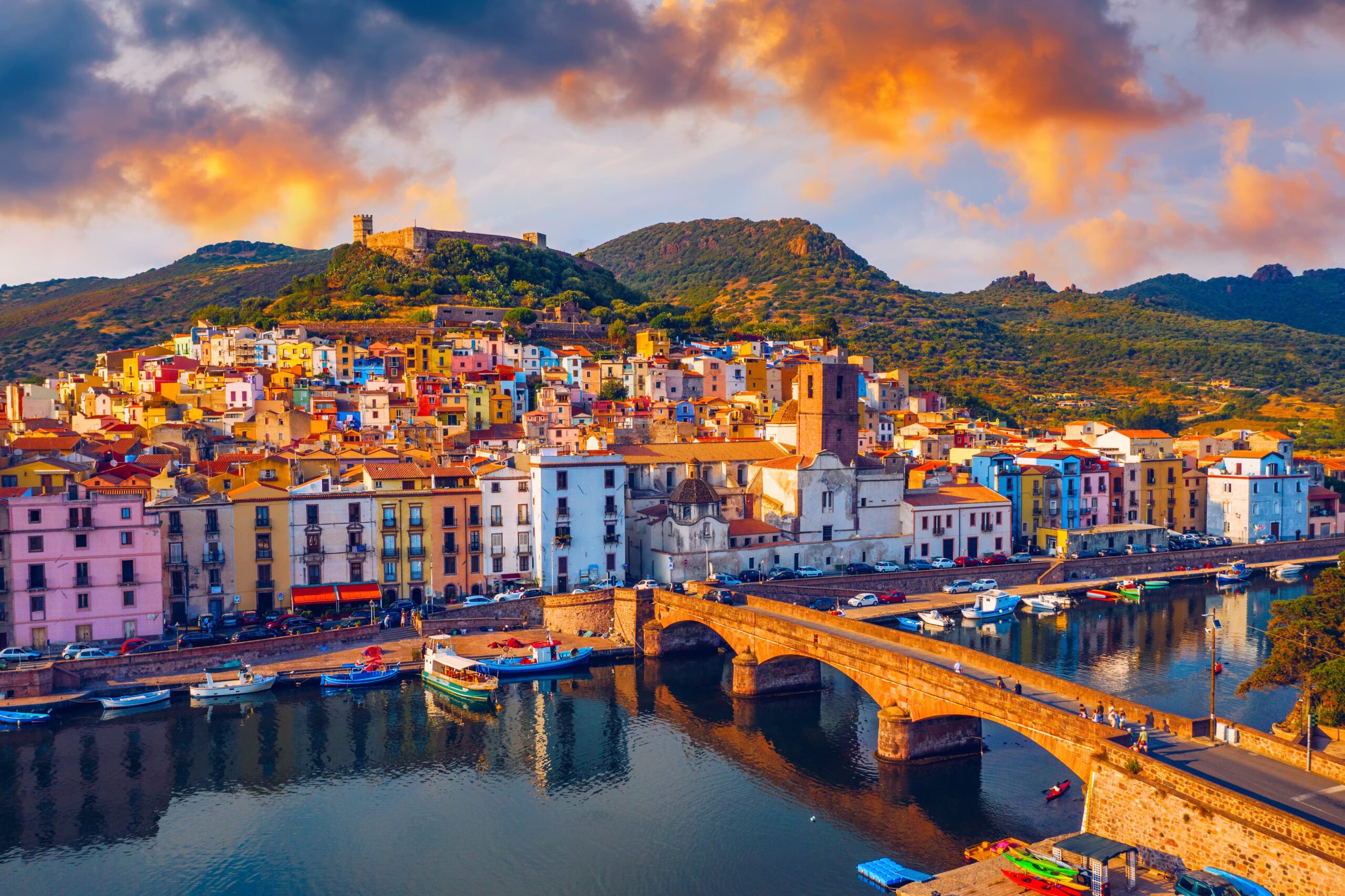 Sardinia Charter - Visit Gorgeous Towns