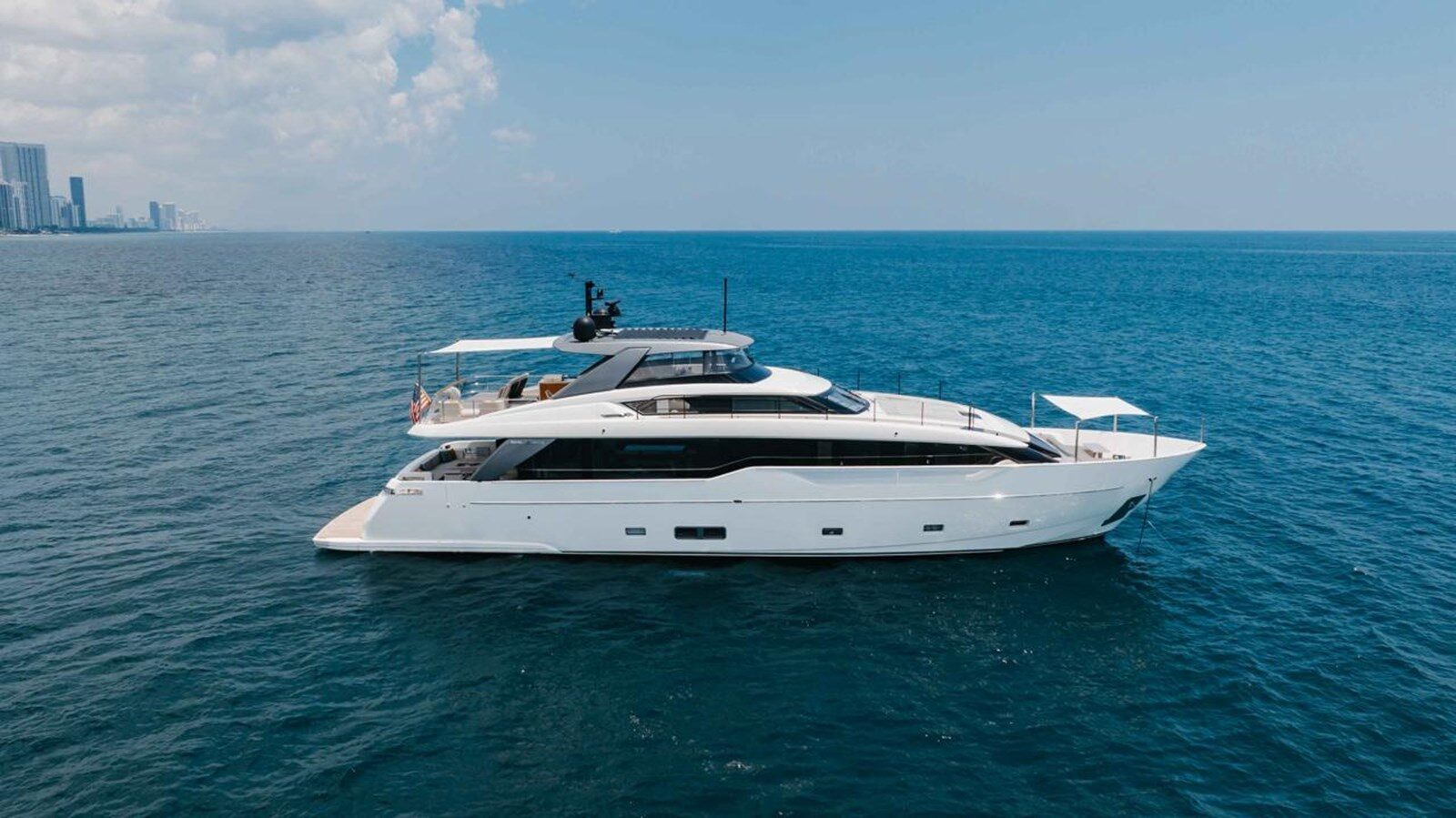 90ft SANLORENZO YACHTS yacht CHAMELEON u2014 exterior