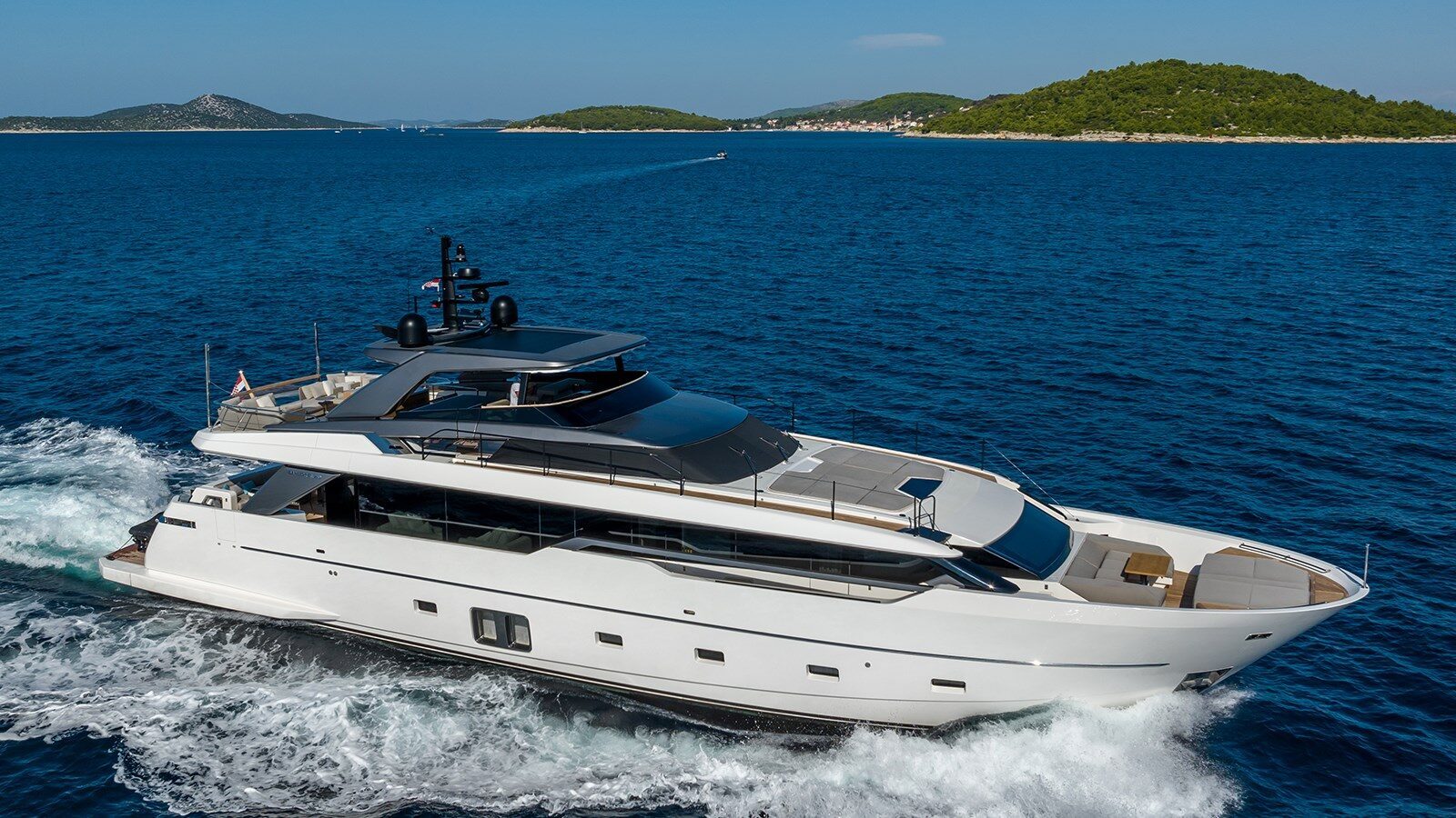 95ft SANLORENZO YACHTS yacht JICJ u2014 exterior