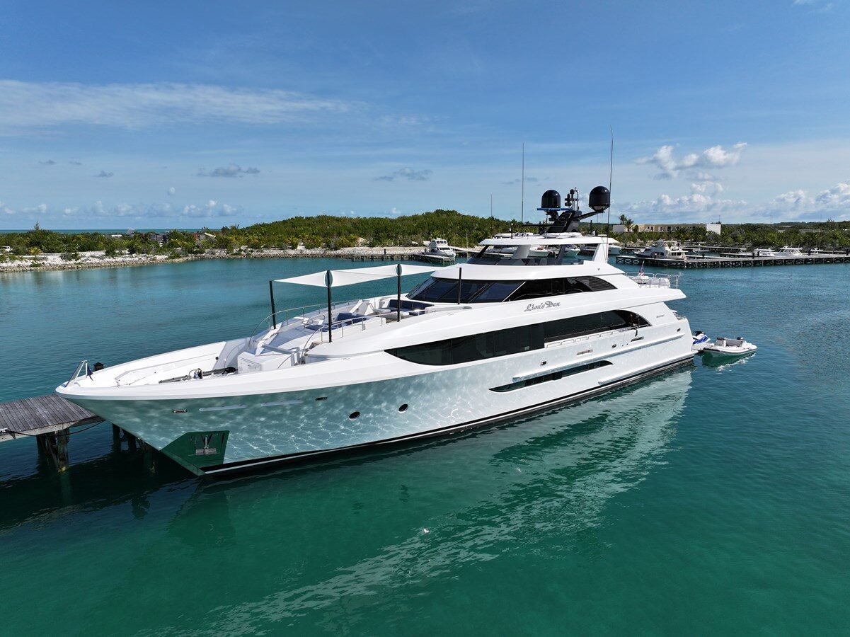 125ft WESTPORT yacht LION’S DEN u2014 exterior
