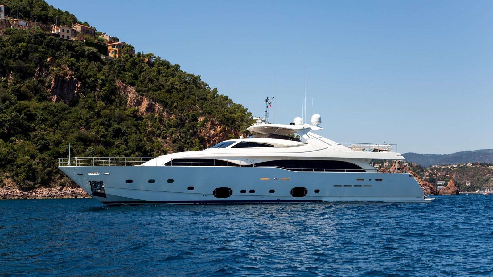 112ft CUSTOM LINE yacht MISS ADO u2014 exterior